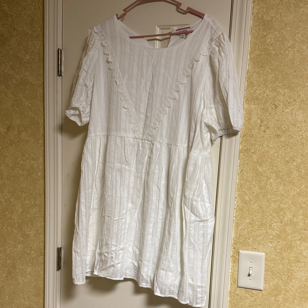 White Short Sleeve Dress